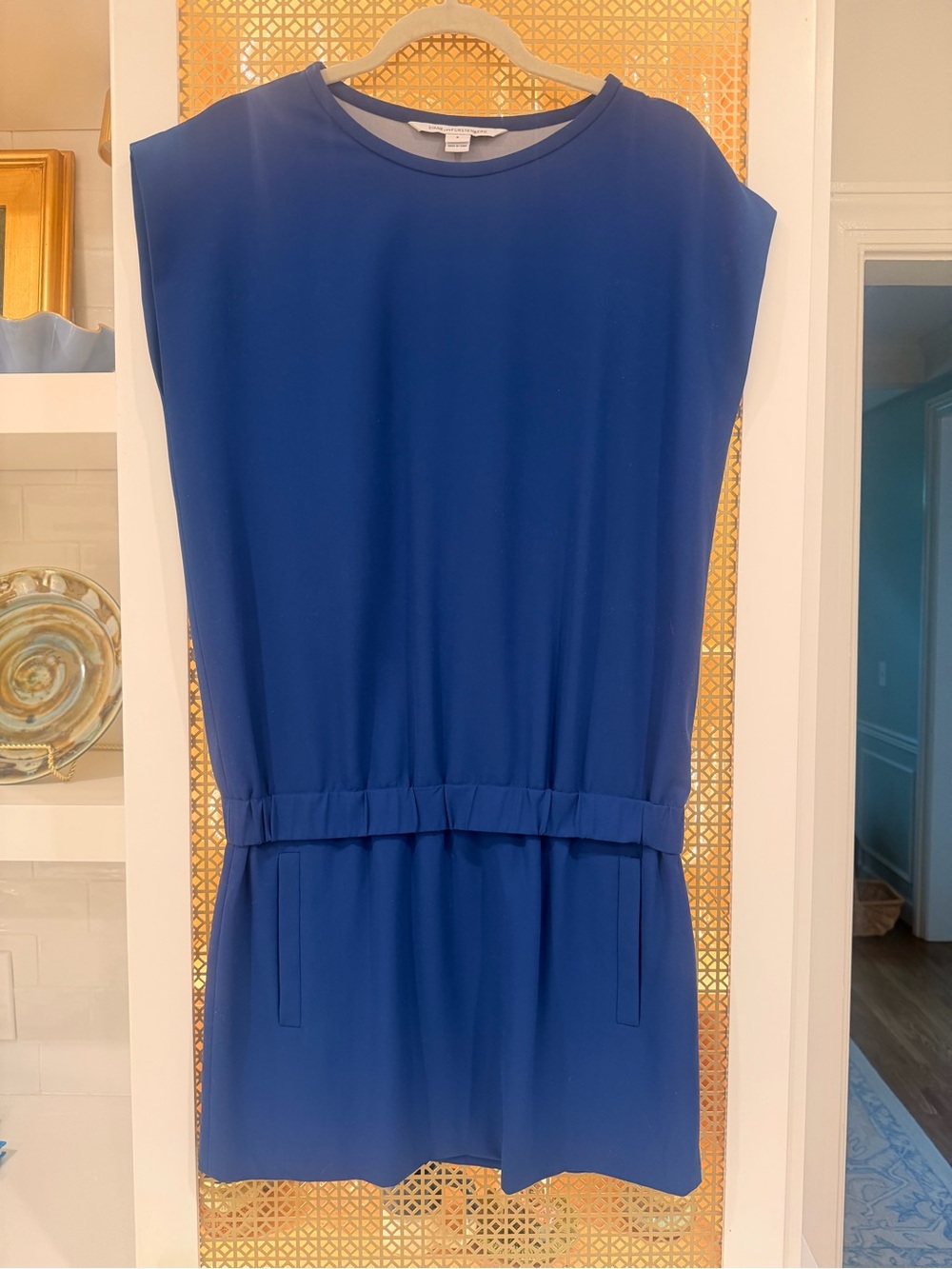 Diane Von Furstenberg Royal Blue Sleeveless Shift Dress size 6! EUC!